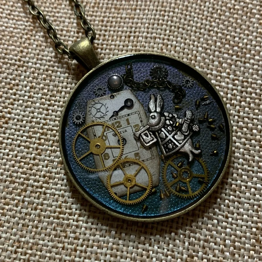 Alice in Wonderland Steampunk New Necklace Hand Crafted - Picture 2 of 9